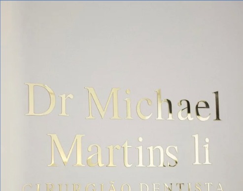 Dr. Michael Martins Li — Cirurgião Dentista